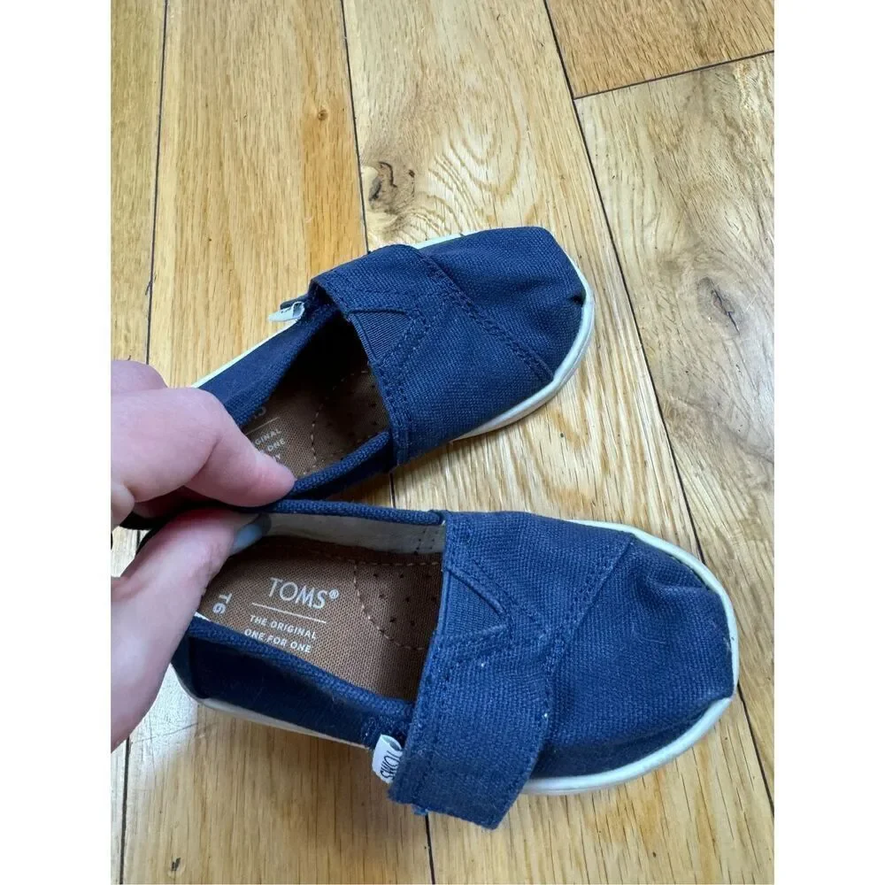 Toms Childs Navy Loafers Size 6